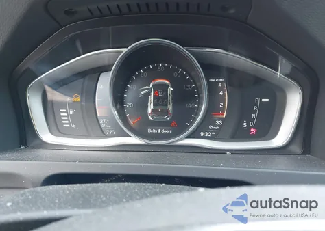 2018 Volvo V60 Cross Country T5 z USA, uszkodzony, nr VIN YV440MWK8J2055915